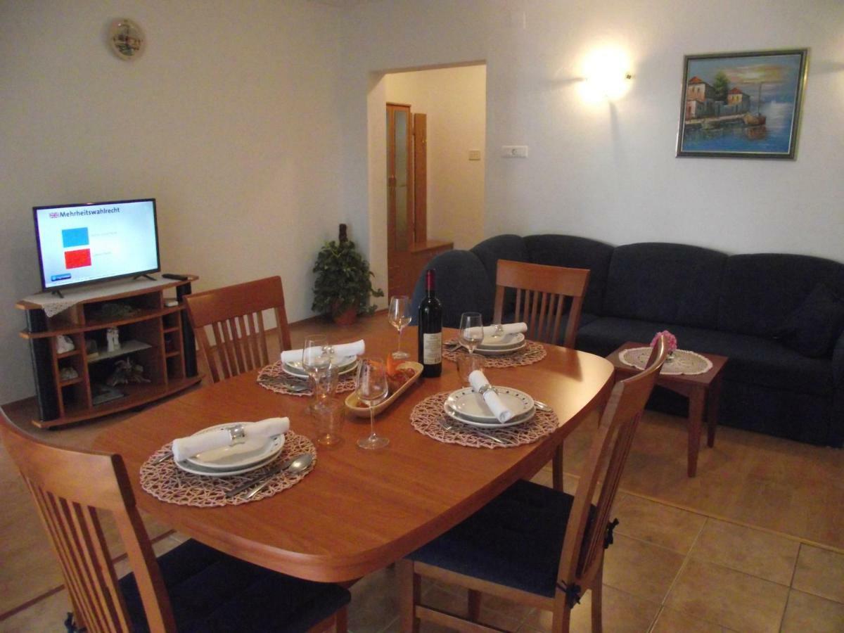 Apartments Dajana Silo Luaran gambar