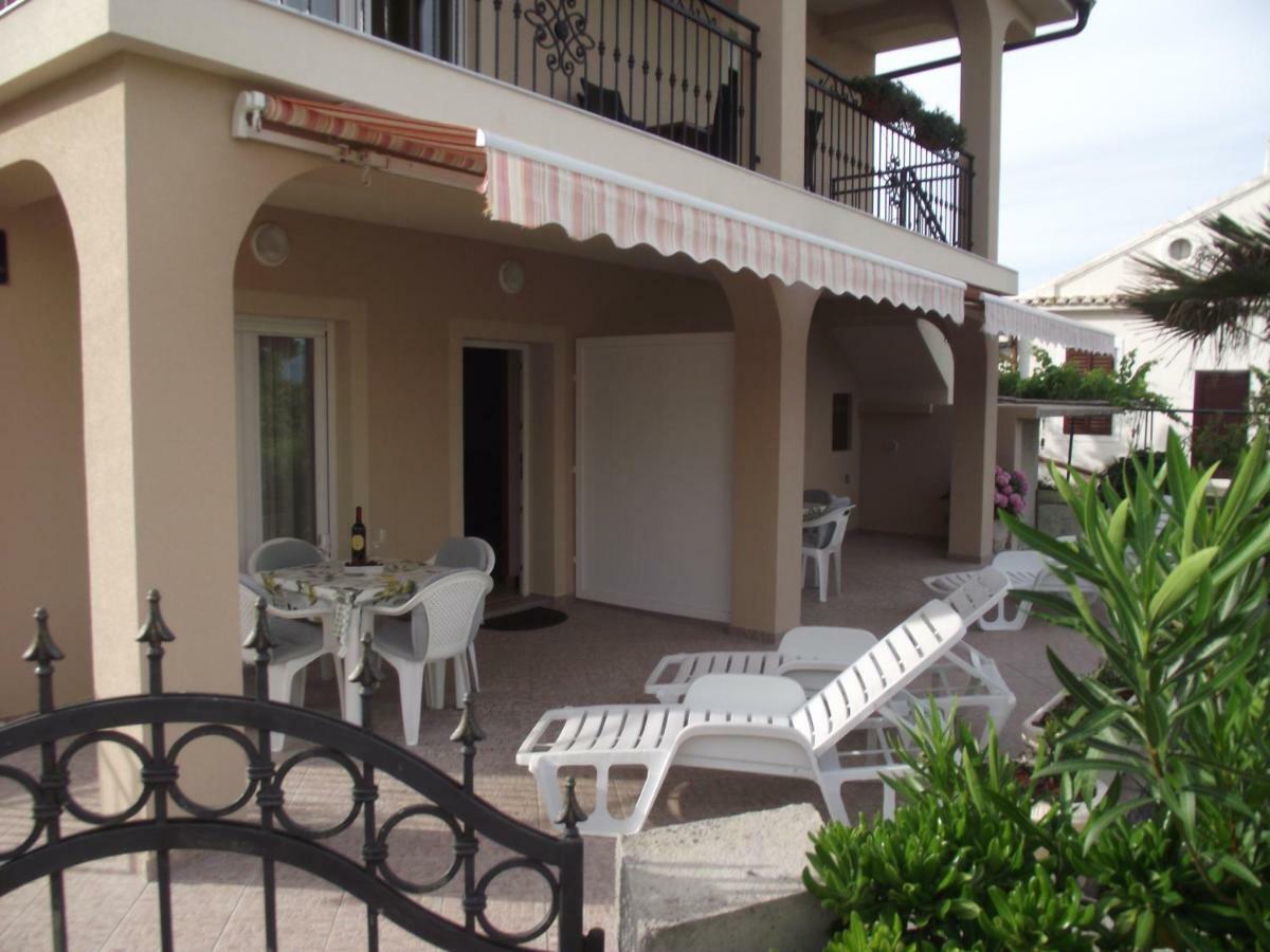Apartments Dajana Silo Luaran gambar